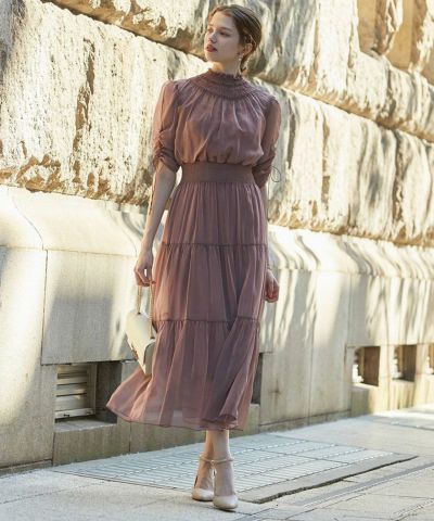 シャーリングハイネックティアードワンピースドレスのドレス|Dorry