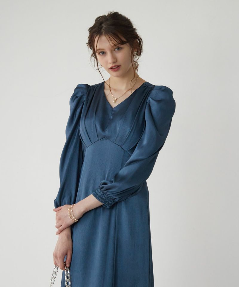 Vネックタックデザインドレスのドレス|Dorry Doll
