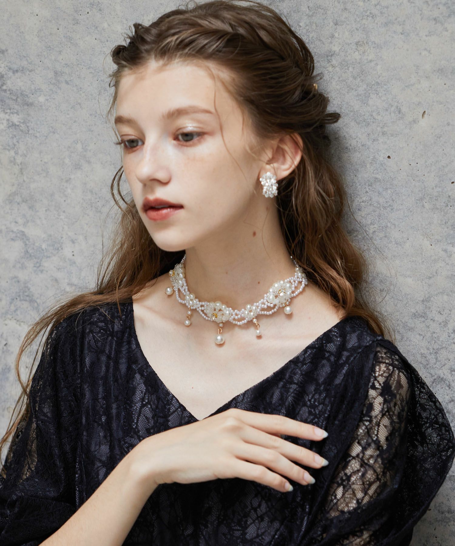 パールチョーカーネックレスのドレス Dorry Doll