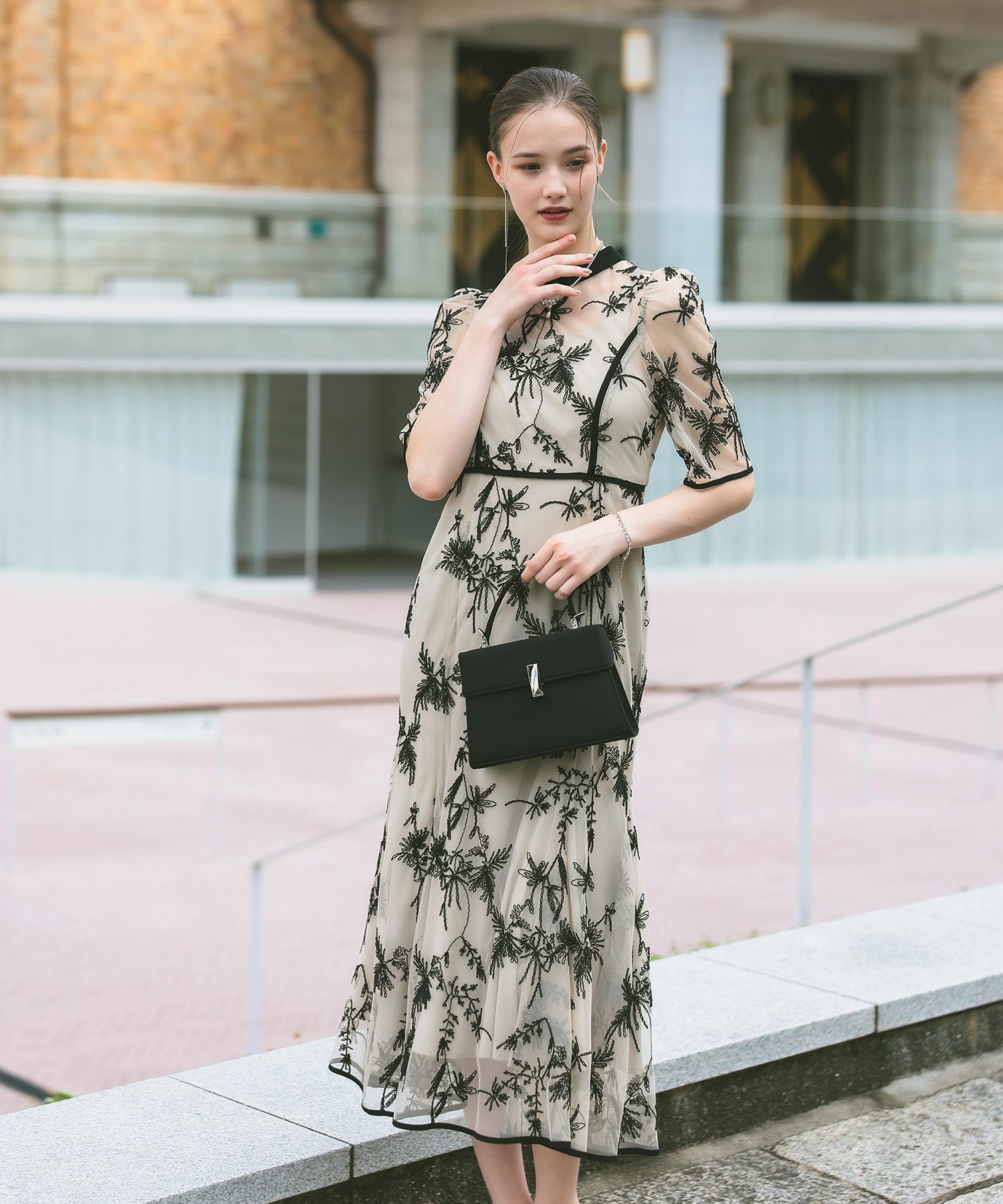 バイカラーエンブロイダリードレス|DorryDoll 