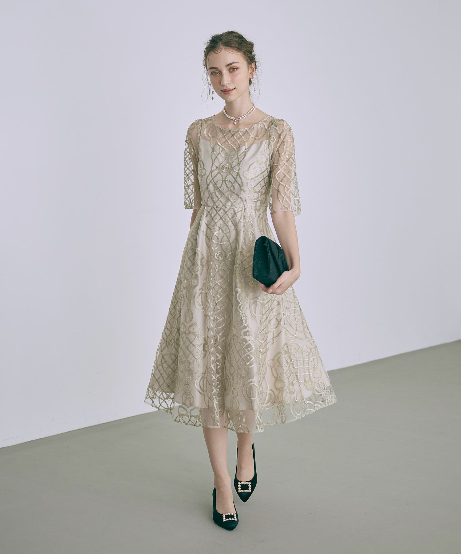 シャイニーエンブロイダリードレス|DorryDoll