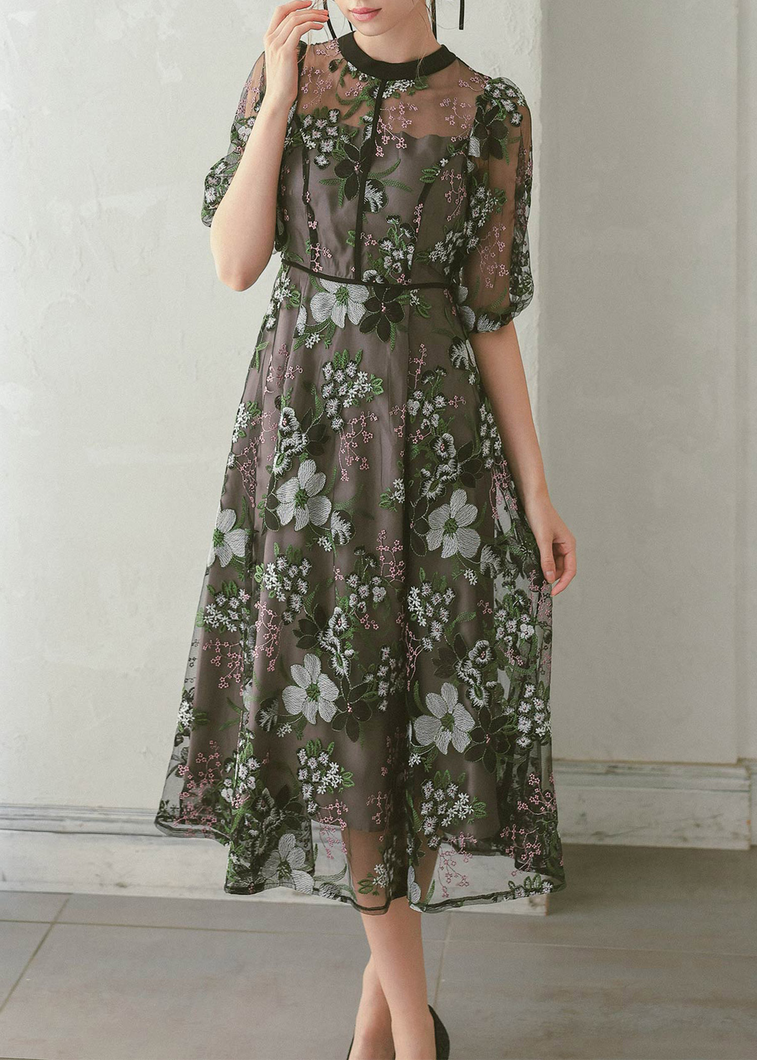 フラワーエンブロイダリードレス|DorryDoll 