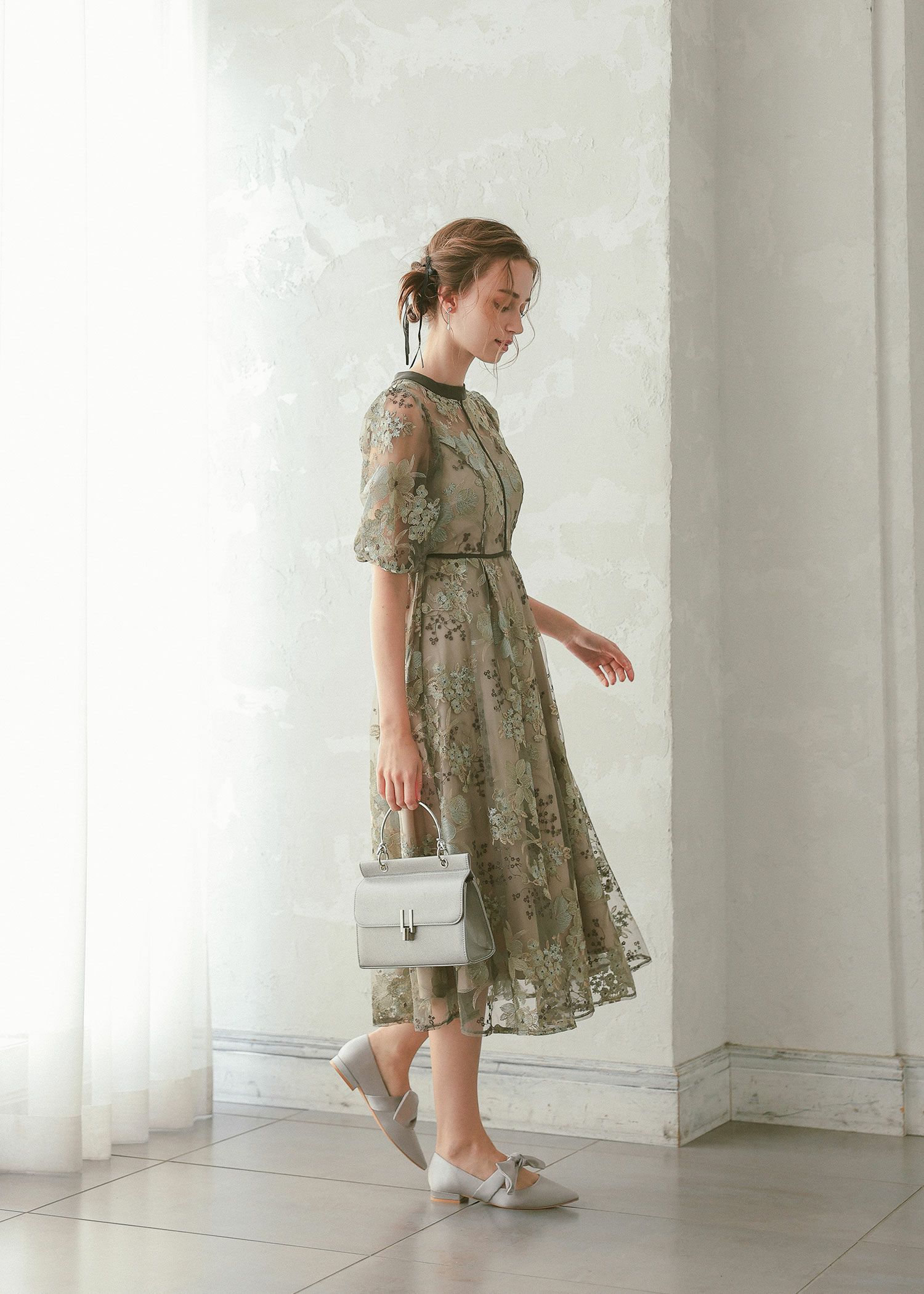 フラワーエンブロイダリードレス|DorryDoll 