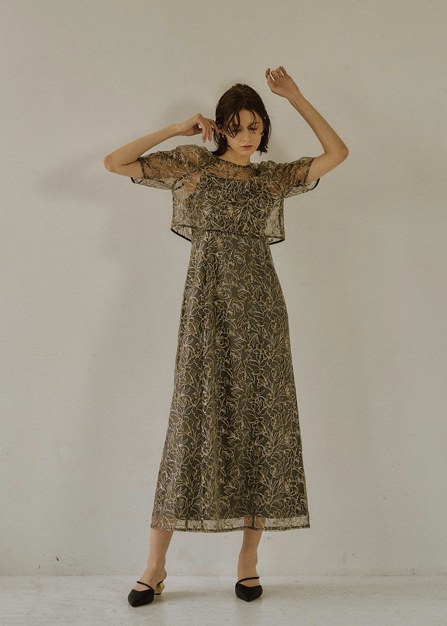 Whole race layered dress｜LE