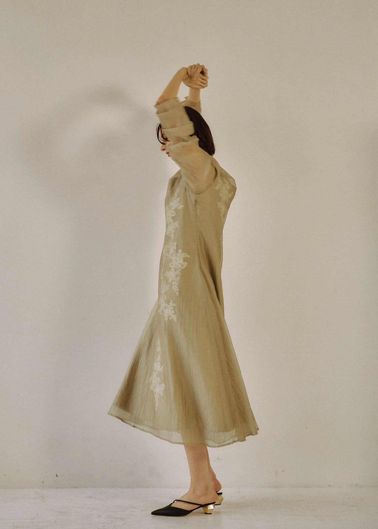 Sheer A-line onepiece｜LE 