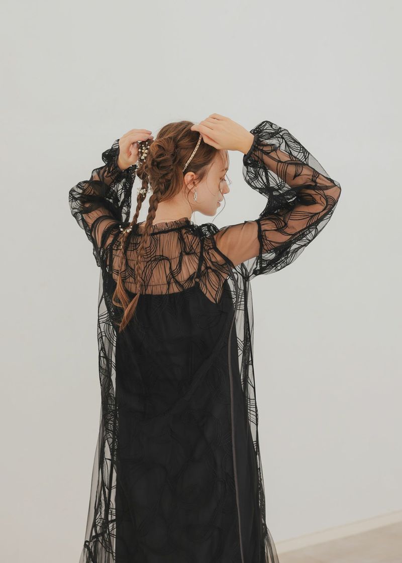 新品　Dorry Doll リボンエンブロイダリーレイヤードドレス　チャコール チャコールのリボンエンブロイダリーレイヤードドレス | Dorry doll