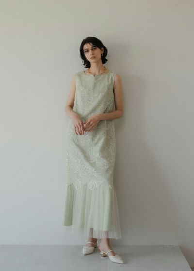 Sleeve less scallop dress