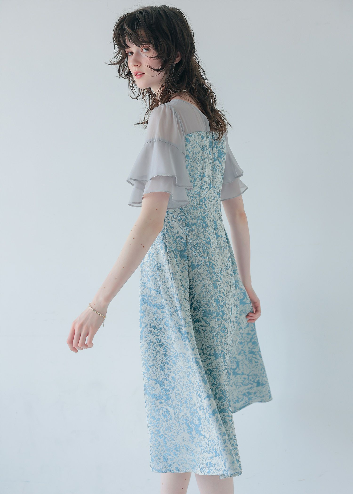 ラッフルスリーブジャガードドレス | DorryDoll