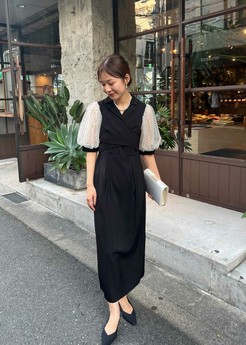 黒 ドット柄 フレアスリーブ パーティードレス Leja（レジャ）の「【LEJA】ストーンフレアスリーブドットスリットI